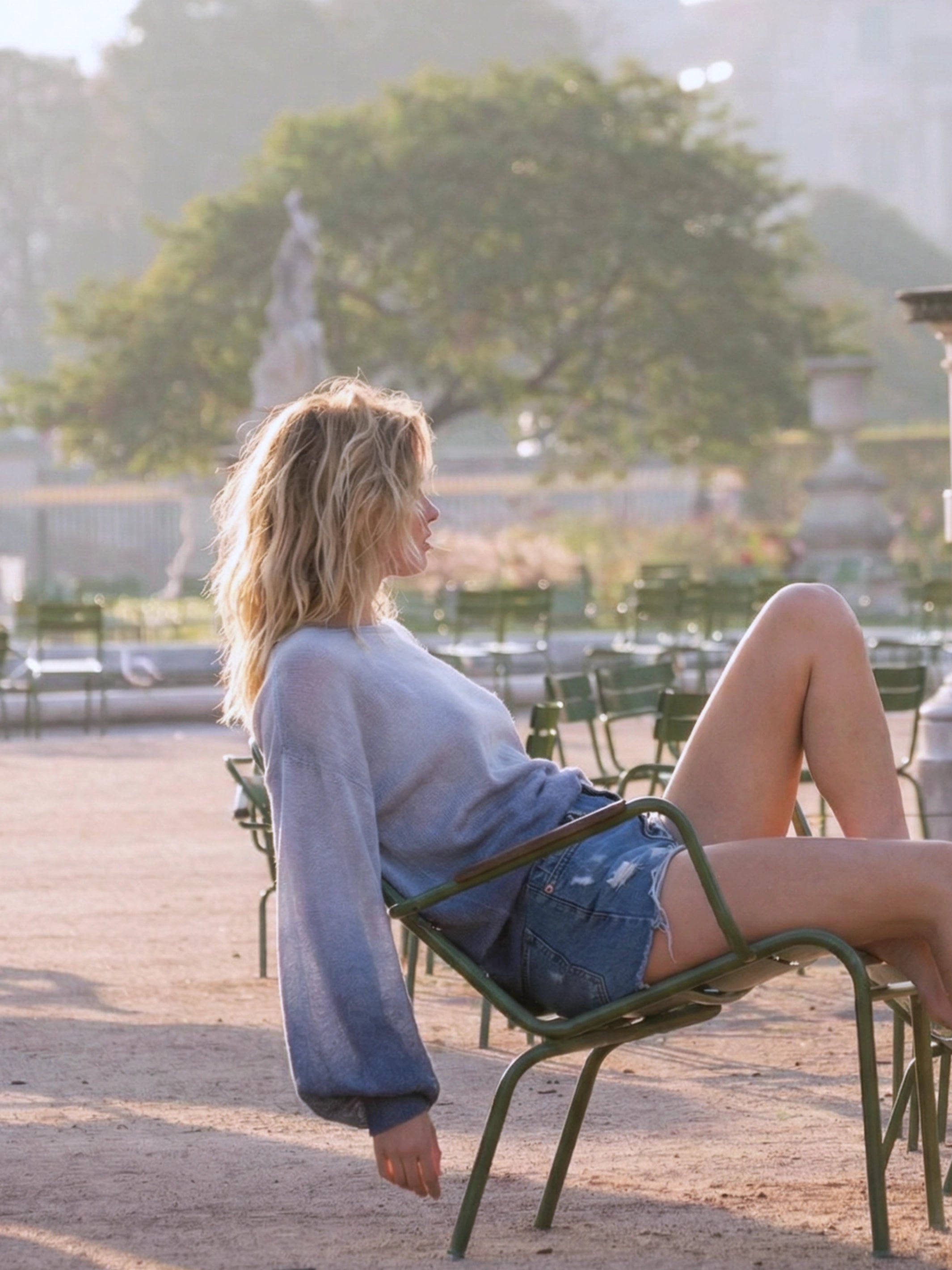 Spray dyed cashmere sweater with balloon sleeves