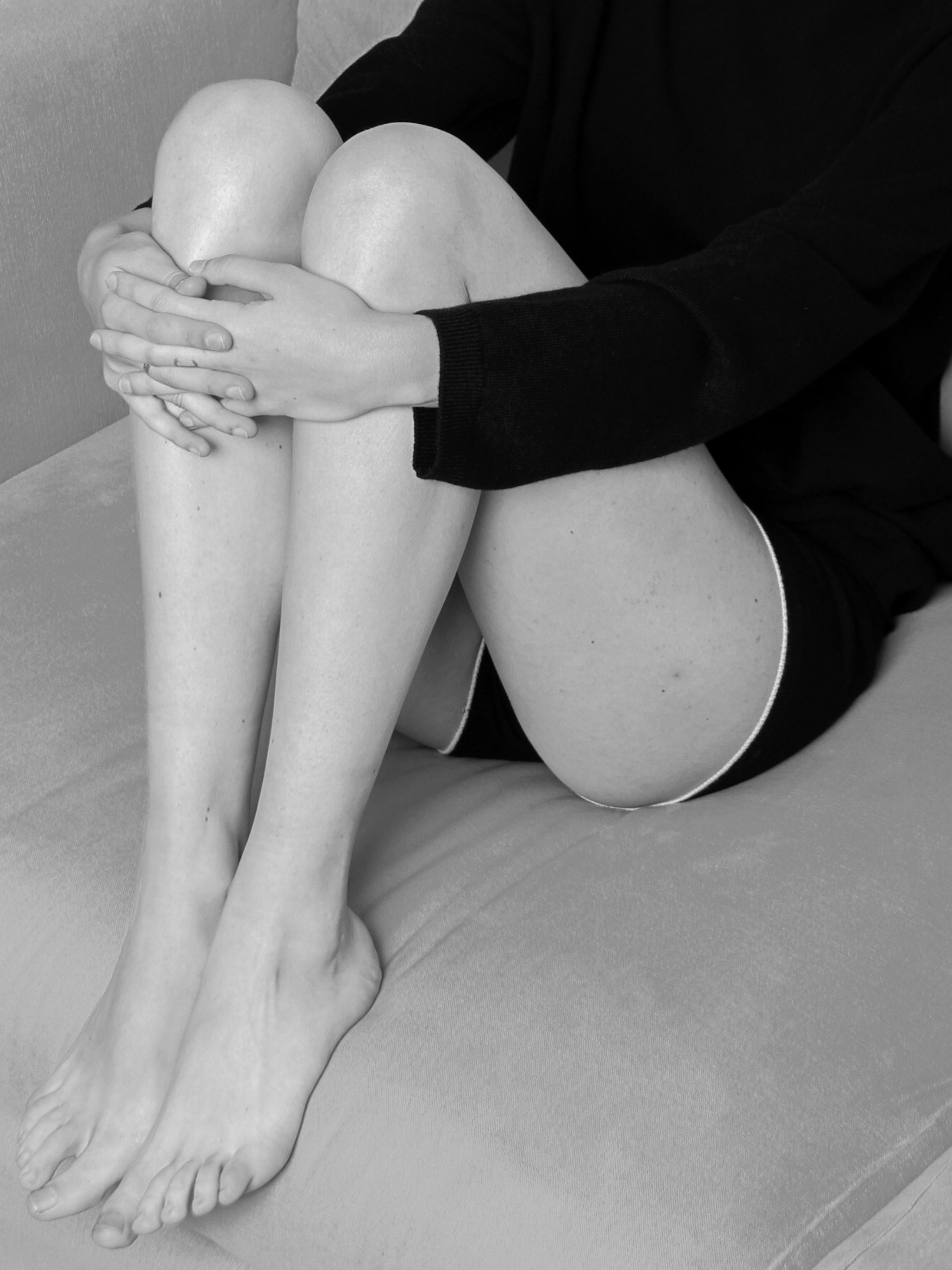 Black cashmere fitted shorts