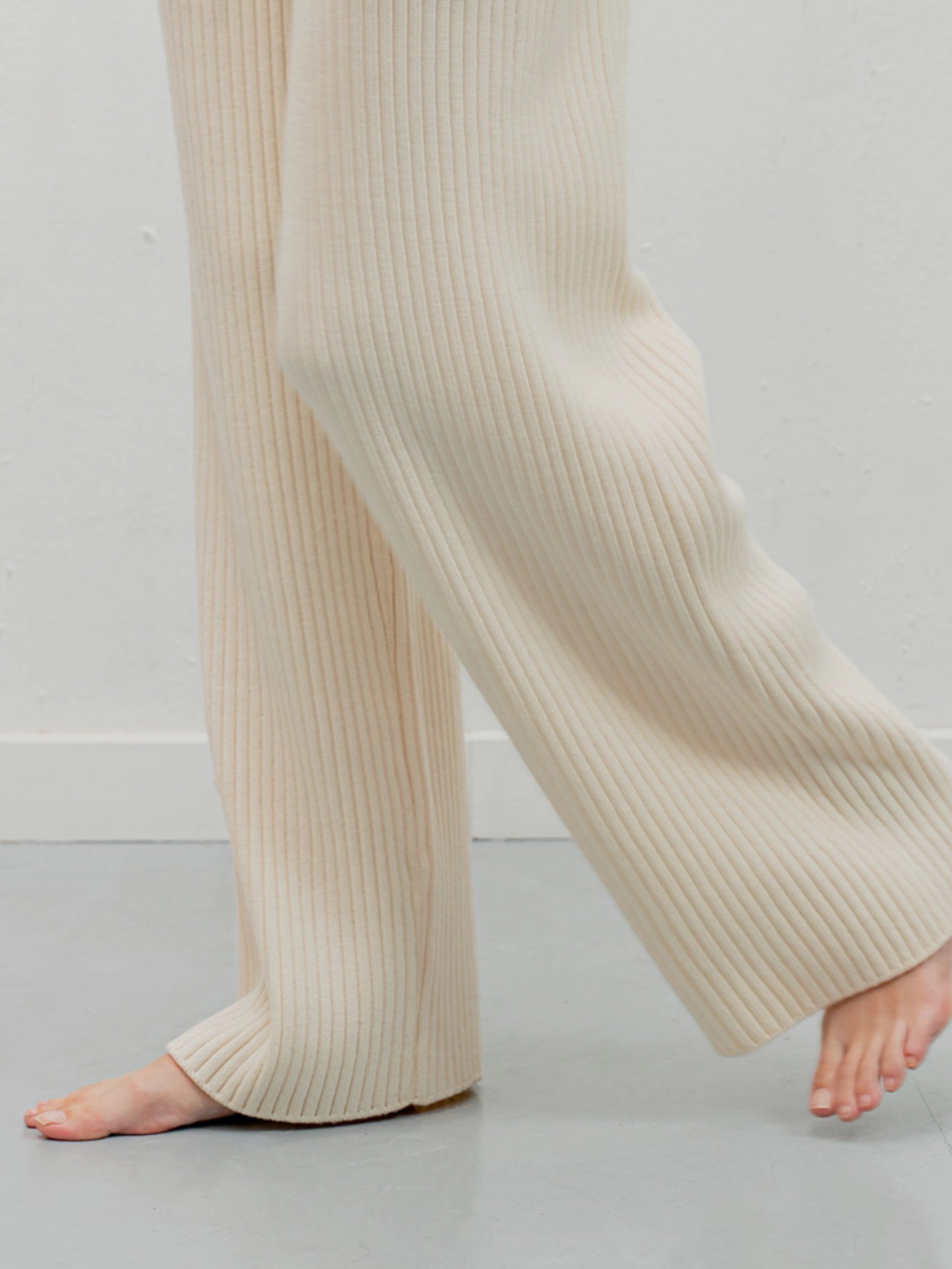  Ribbed pants in ivory merino wool